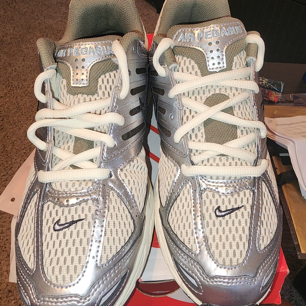 Nike Air Pegasus 2005 Silver, Olive, And Khaki Men Size 9/Women Size 10.5